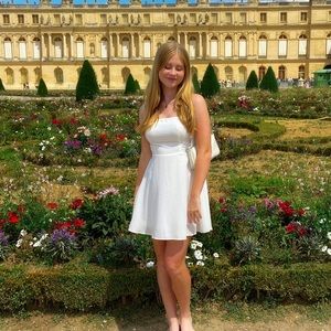 Meet your Posher, Brooke